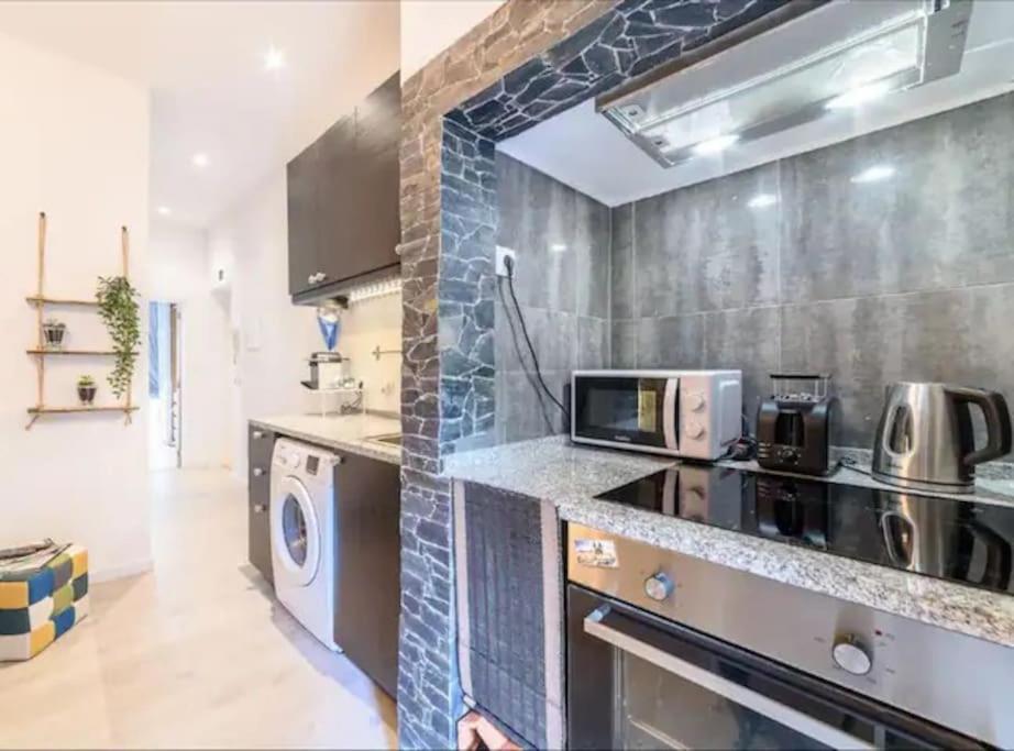 Modern Rustic In Graca Apartment