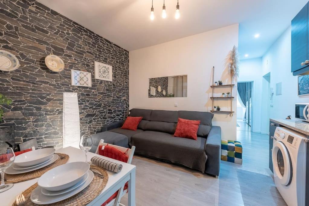 Modern Rustic In Graca Apartment Lisbon