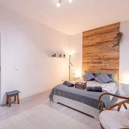 Modern Rustic Apartment In Graca Lisbon Exterior photo